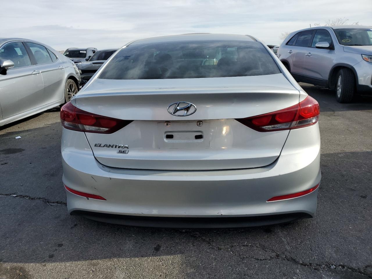 2018 Hyundai Elantra Se - Фото 6