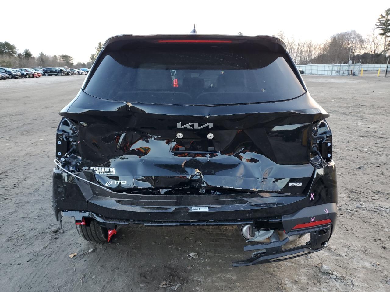 2025 Kia Sorento S - Image 6