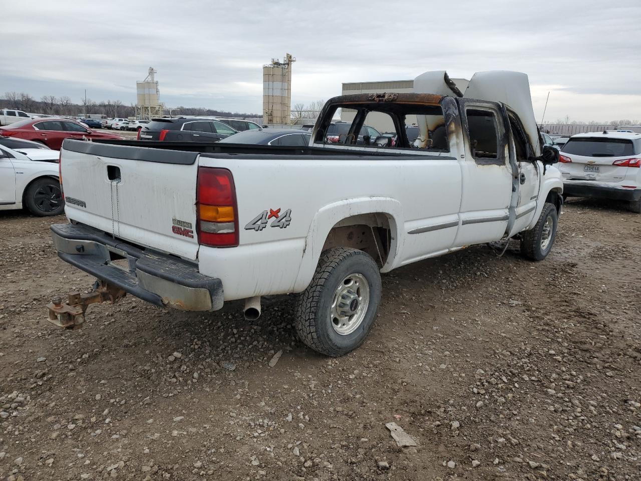 2002 GMC Sierra K2500 Heavy Duty - Фото 3