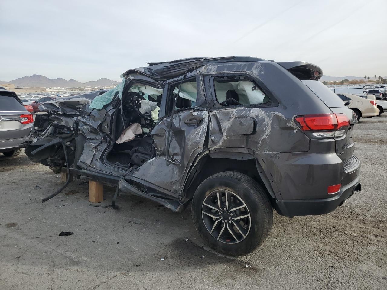 2021 Jeep Grand Cherokee Trailhawk - Image 2