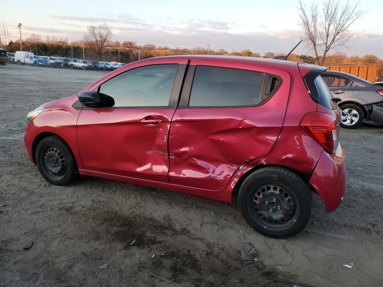 2020 Chevrolet Spark Ls - Фото 2
