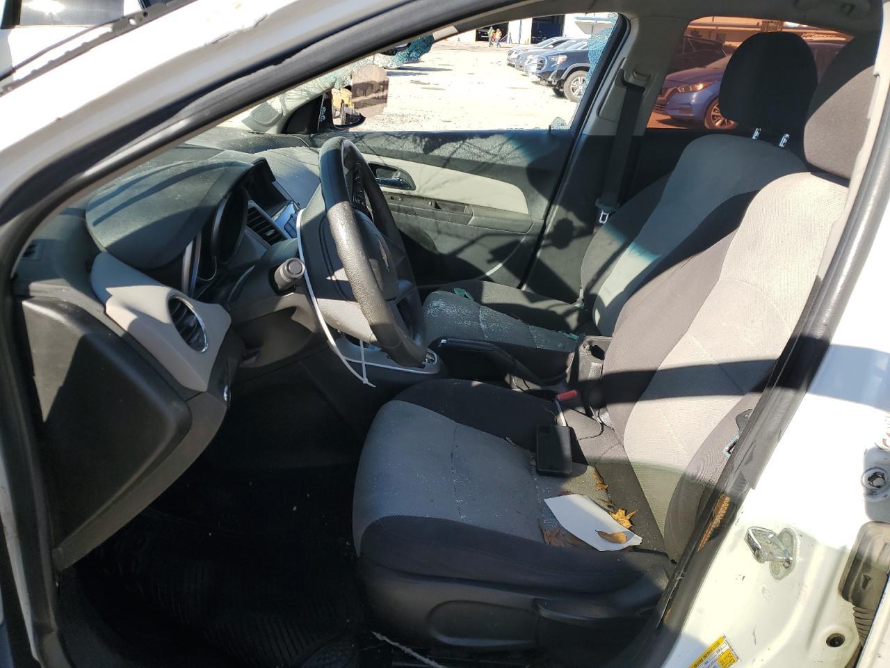 2015 Chevrolet Cruze Ls - Image 7