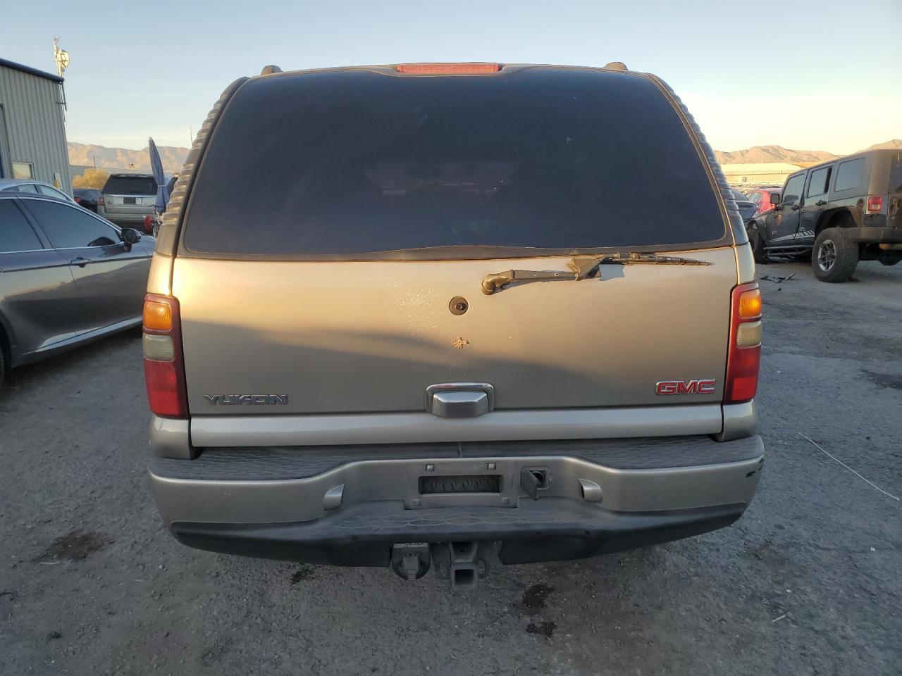 2003 GMC Yukon Denali - Image 6