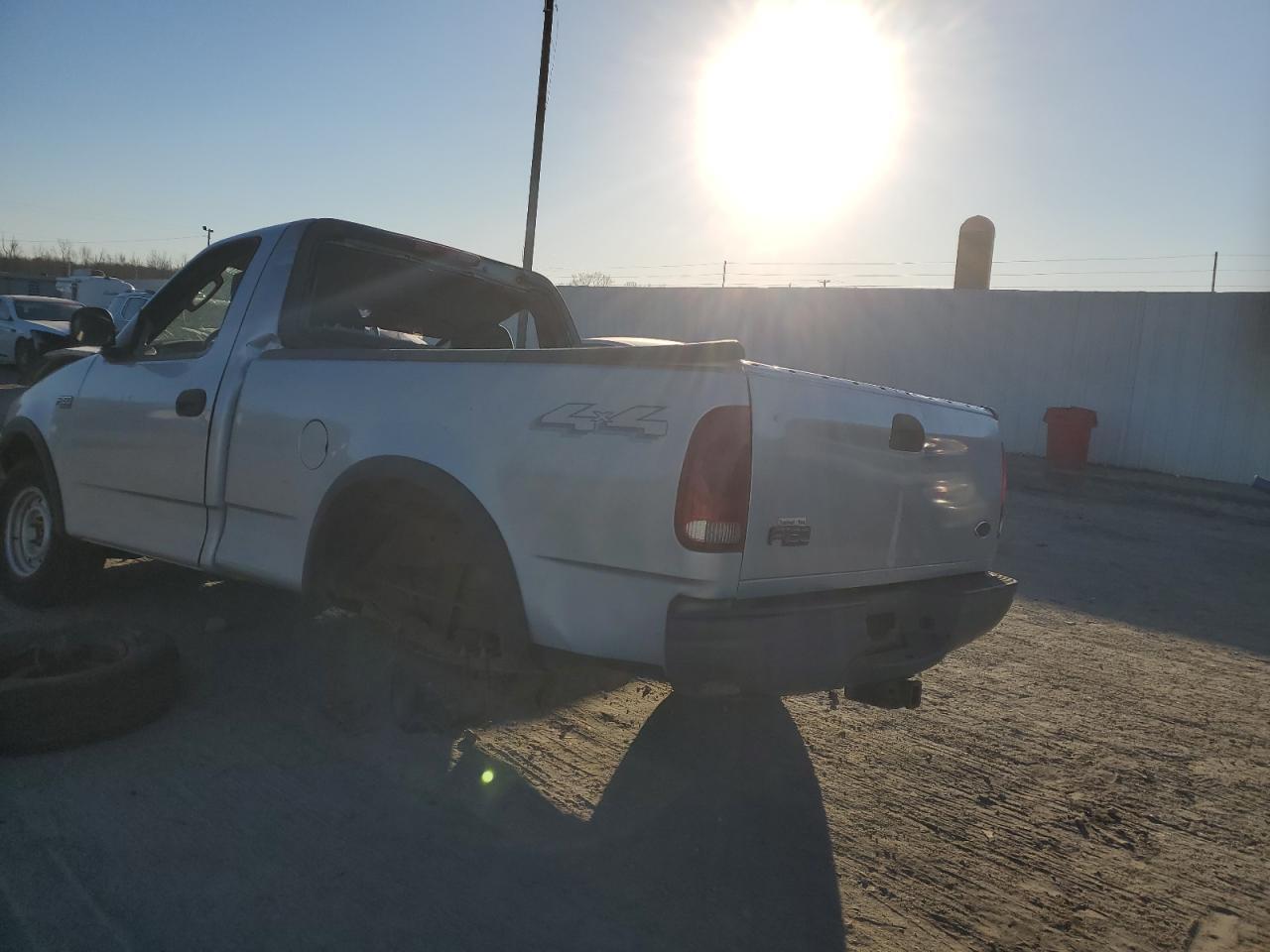 2003 Ford F150 - Фото 2