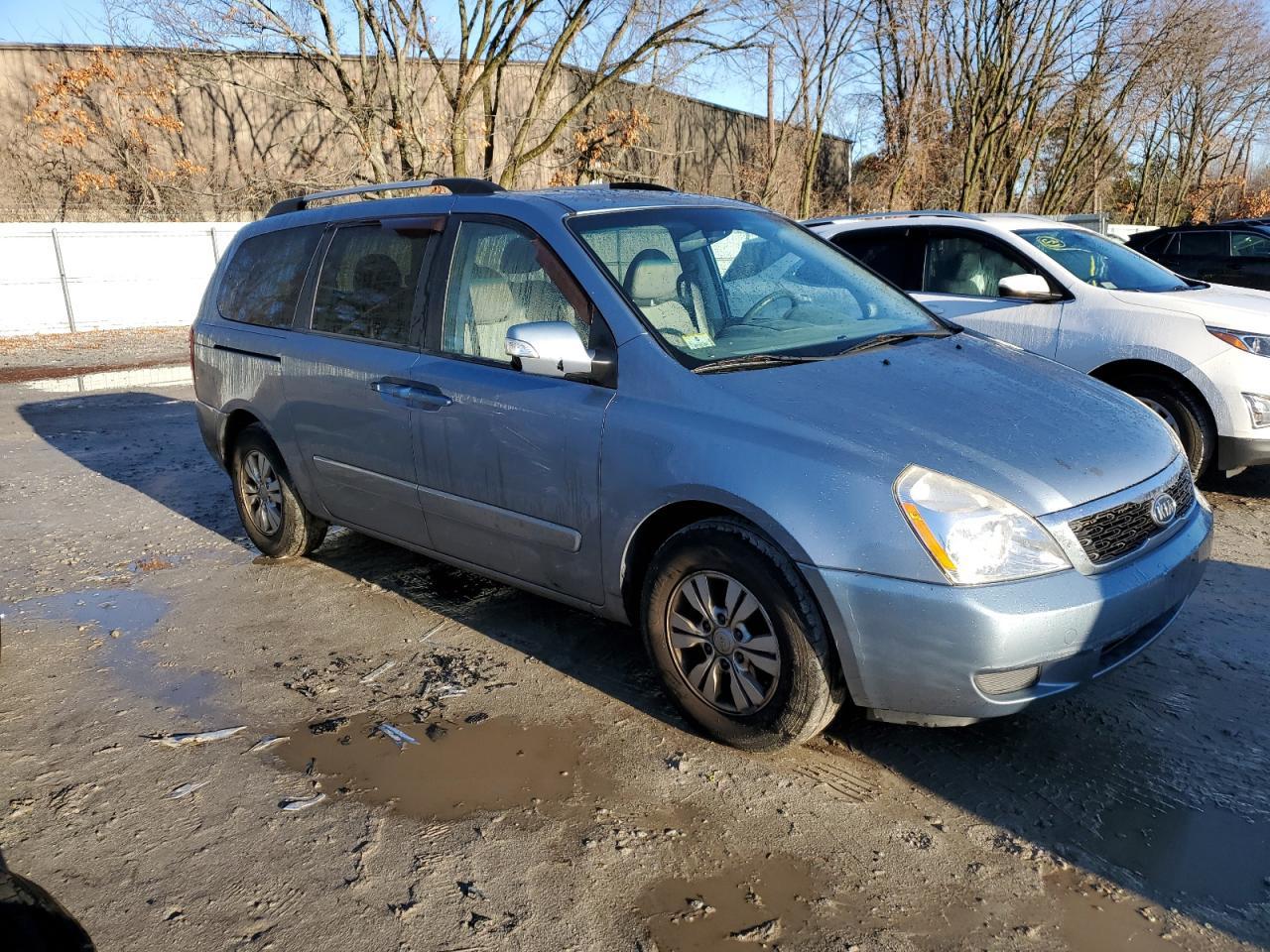 2012 Kia Sedona Lx - Фото 4