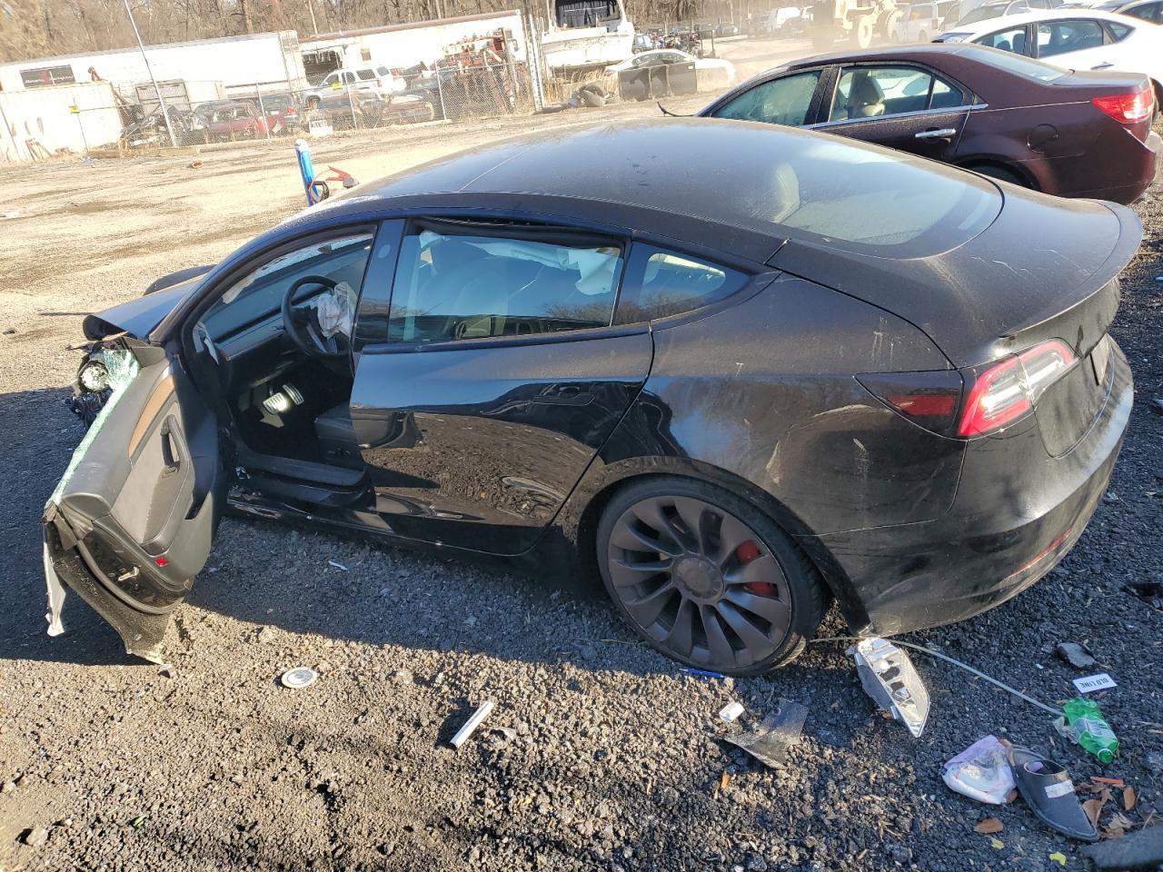 2023 Tesla Model 3 - Фото 2