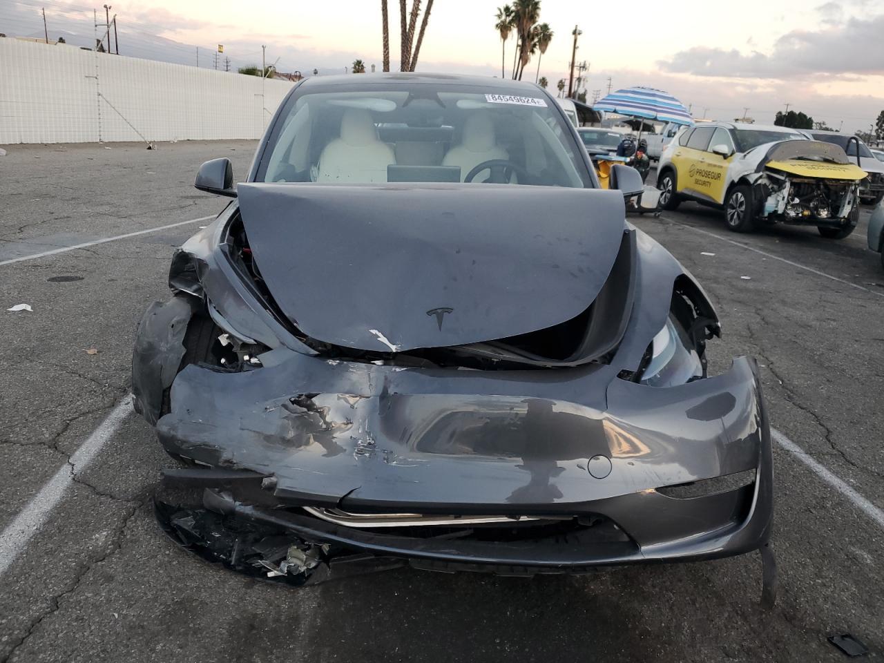 2023 Tesla Model Y - Фото 5