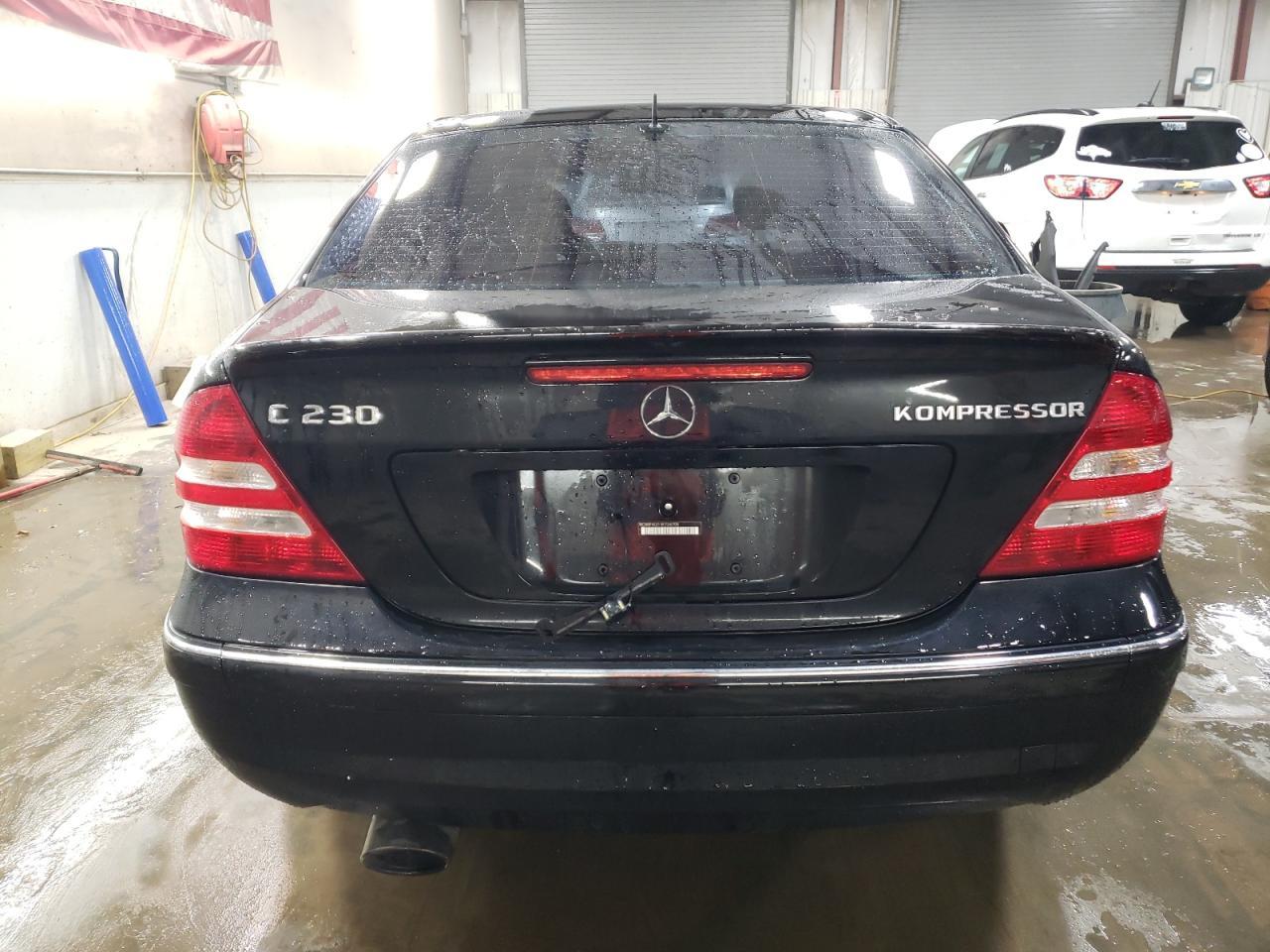 2005 Mercedes-Benz C 230K Sport Sedan - Фото 6