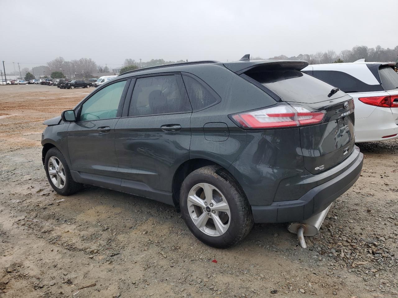 2024 Ford Edge Se - Image 2