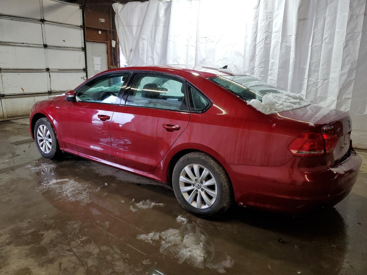 2016 Volkswagen Passat S - Фото 2