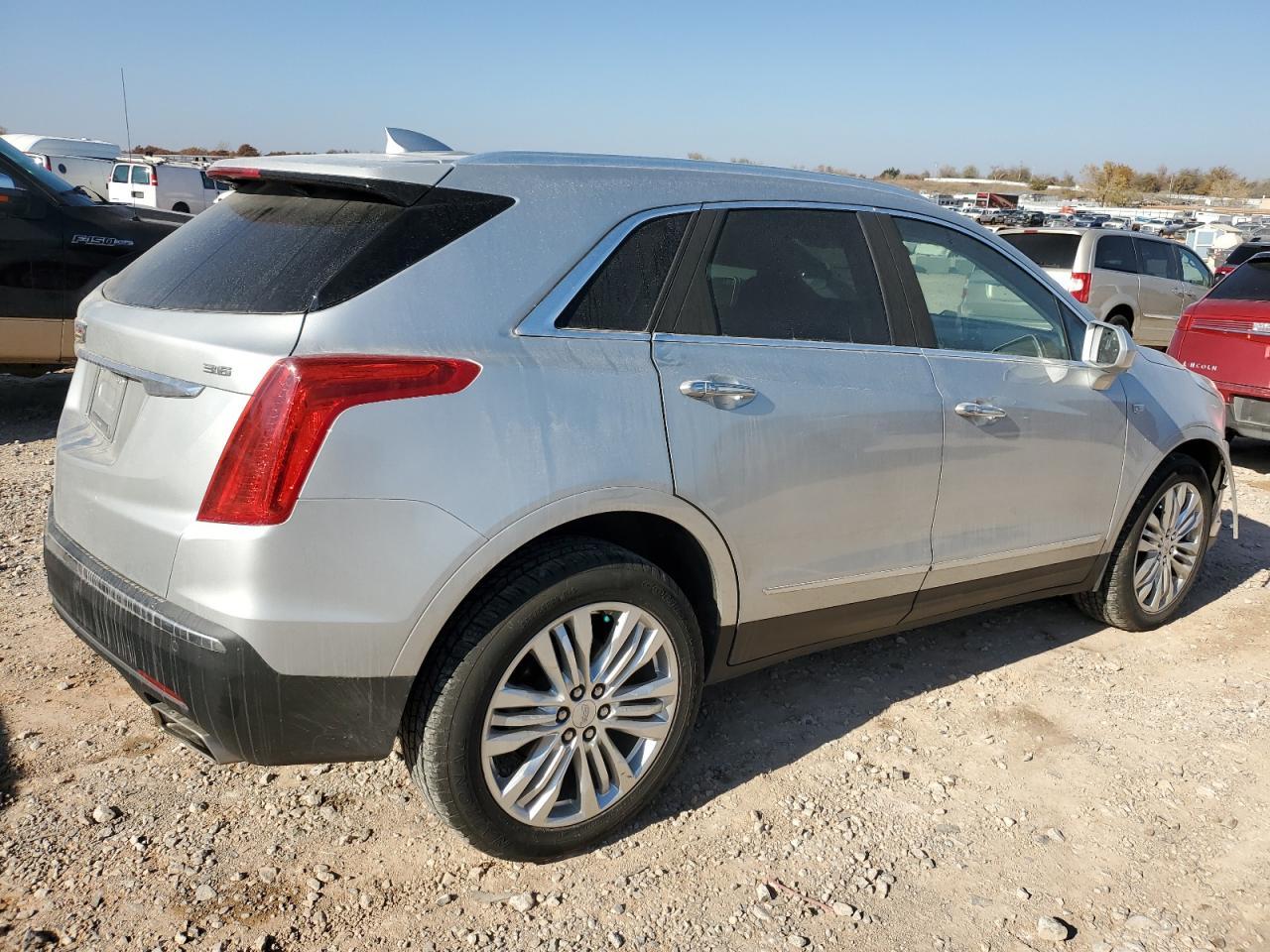 2018 Cadillac Xt5 Premium Luxury - Image 3