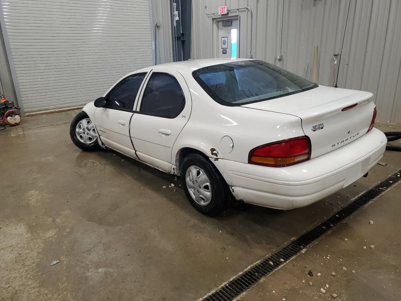 2000 Dodge Stratus Se - Image 2