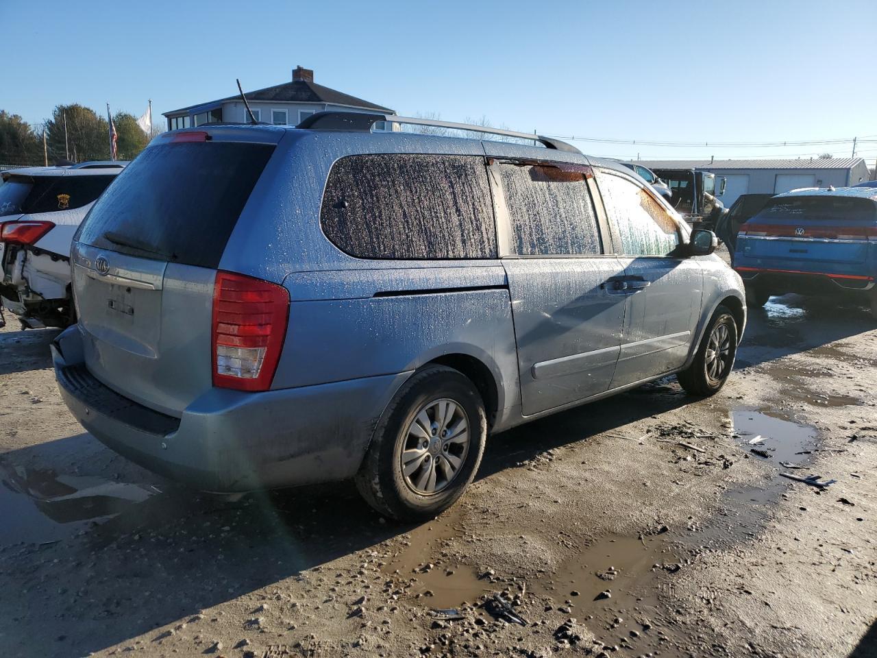 2012 Kia Sedona Lx - Фото 3