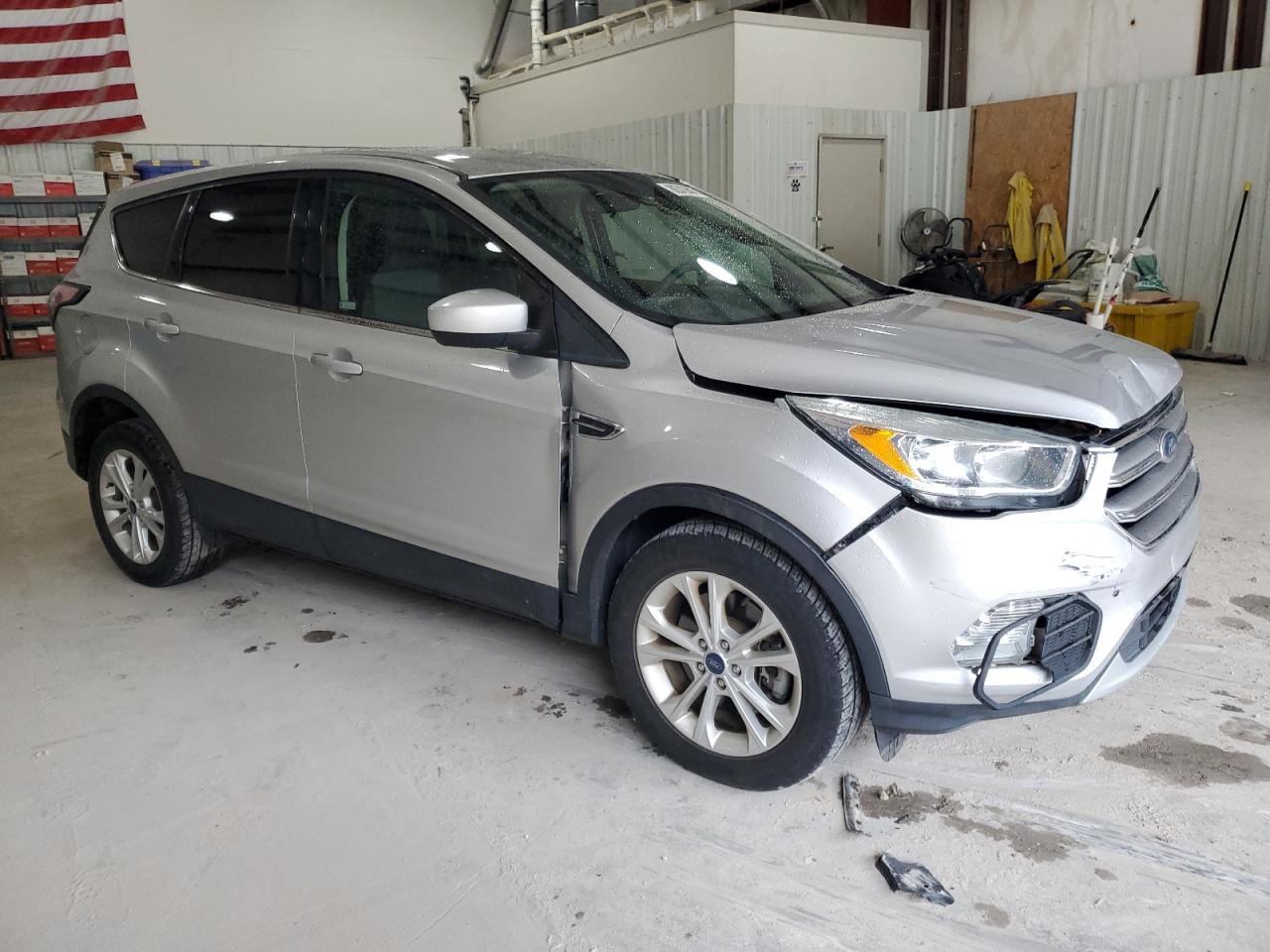 2017 Ford Escape Se - Фото 4