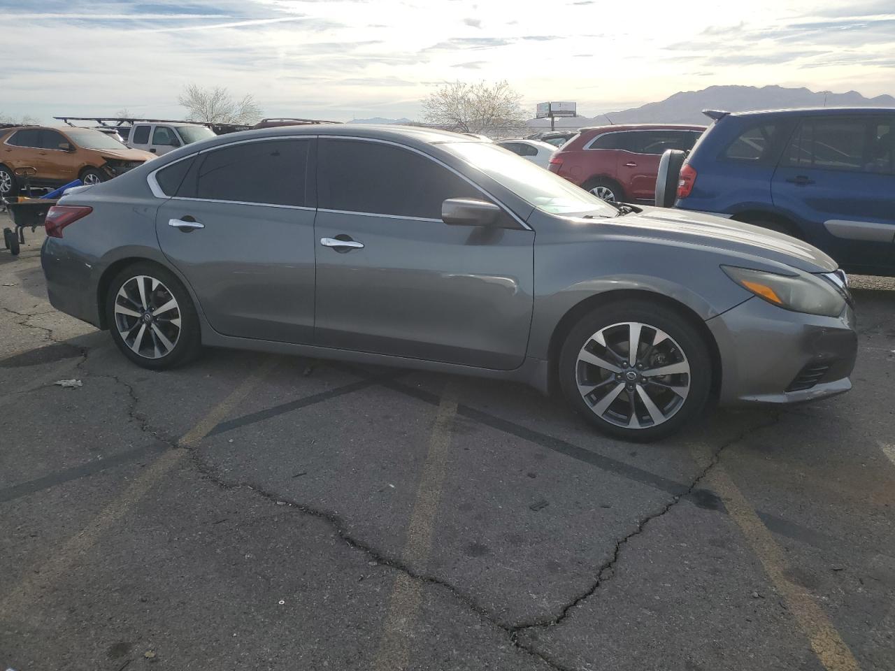 2017 Nissan Altima 2.5 - Image 4