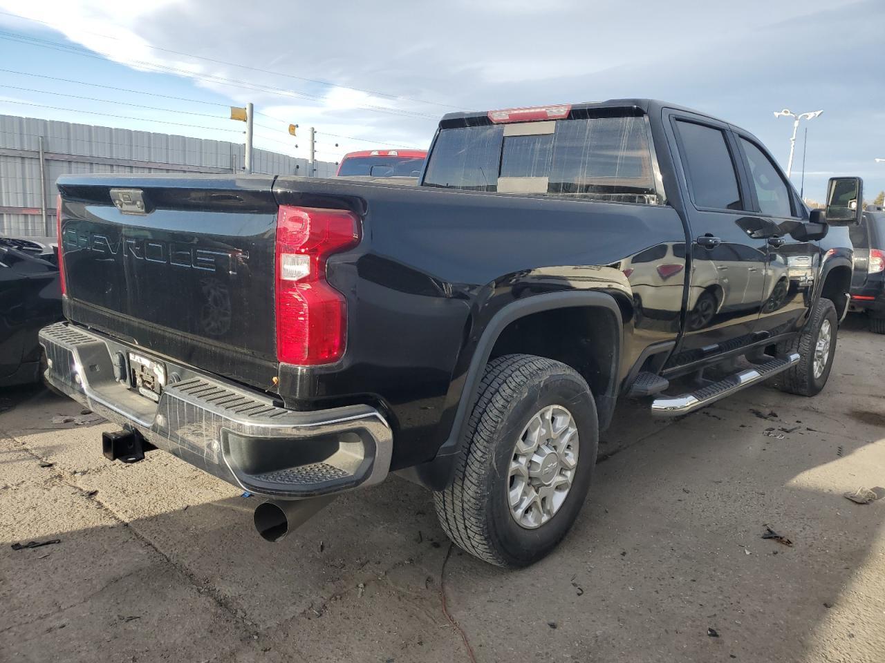 2020 Chevrolet 2500 - Image 3