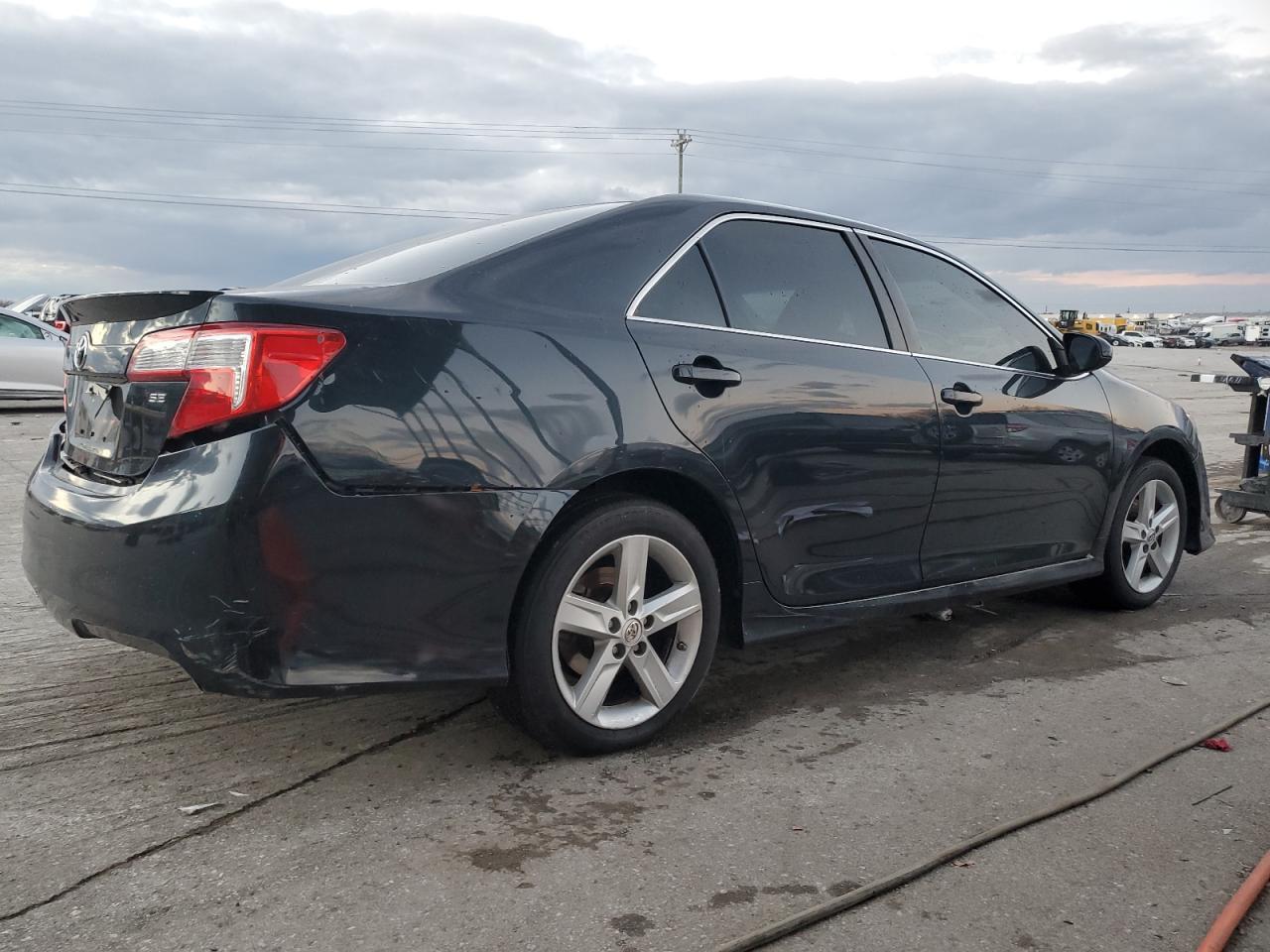 2014 Toyota Camry L - Фото 3