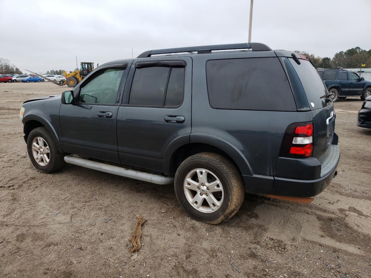2010 Ford Explorer Xlt - Image 2