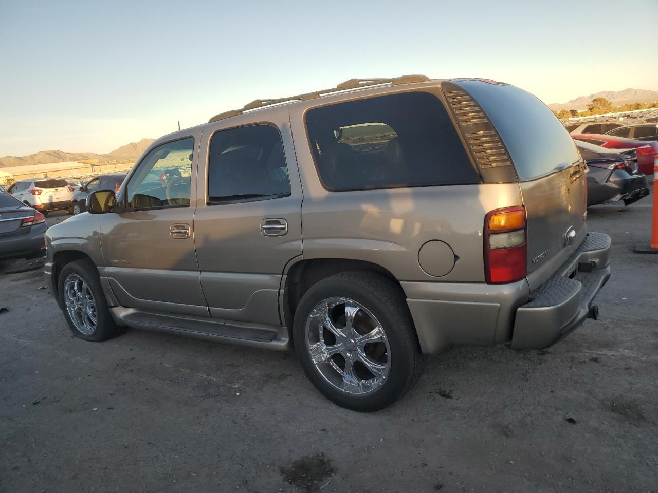 2003 GMC Yukon Denali - Image 2