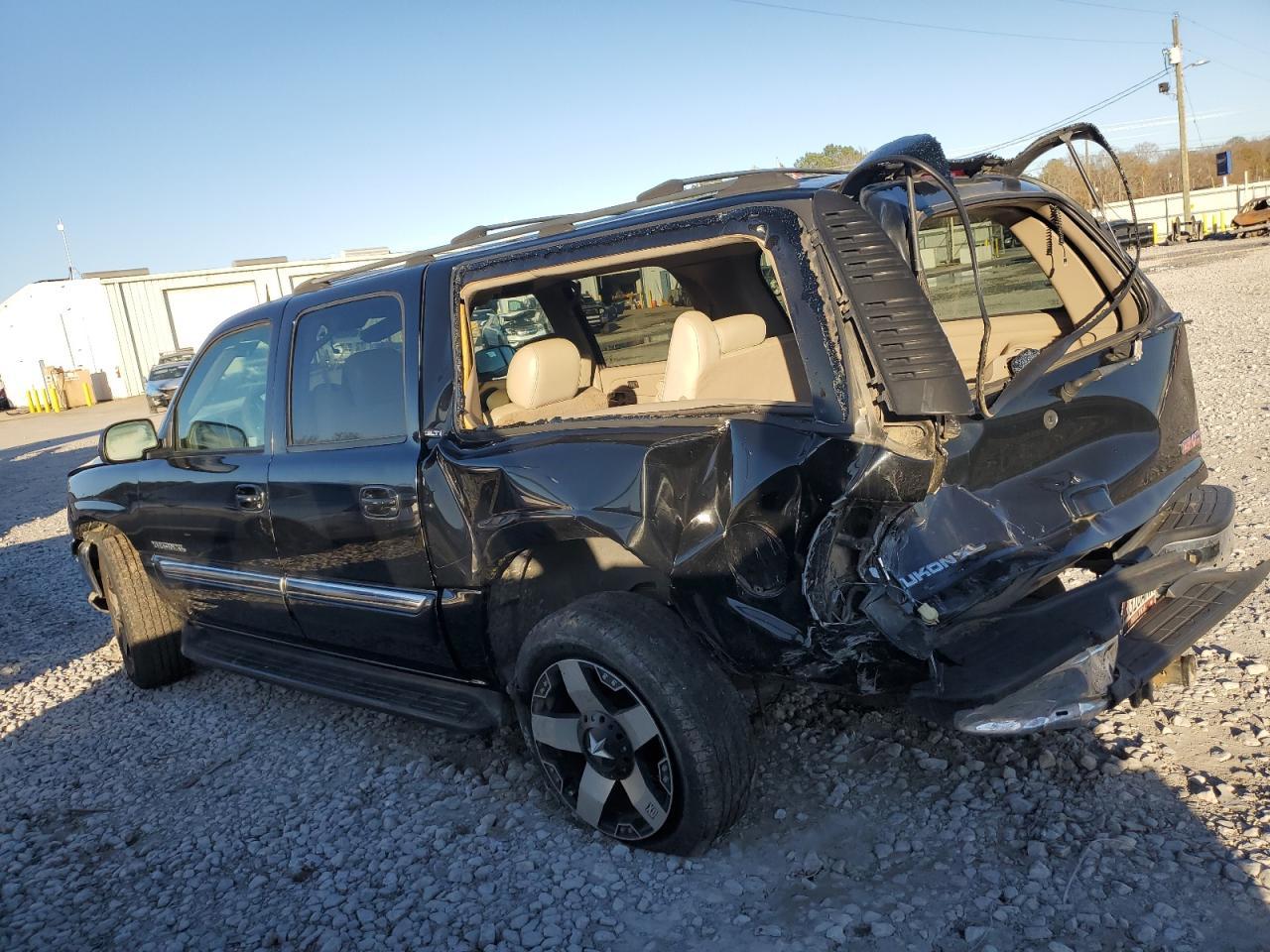 2004 GMC Yukon Xl C1500 - Фото 2