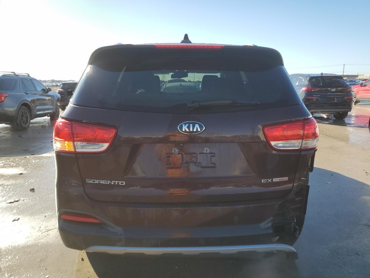 2016 Kia Sorento Ex - Image 6