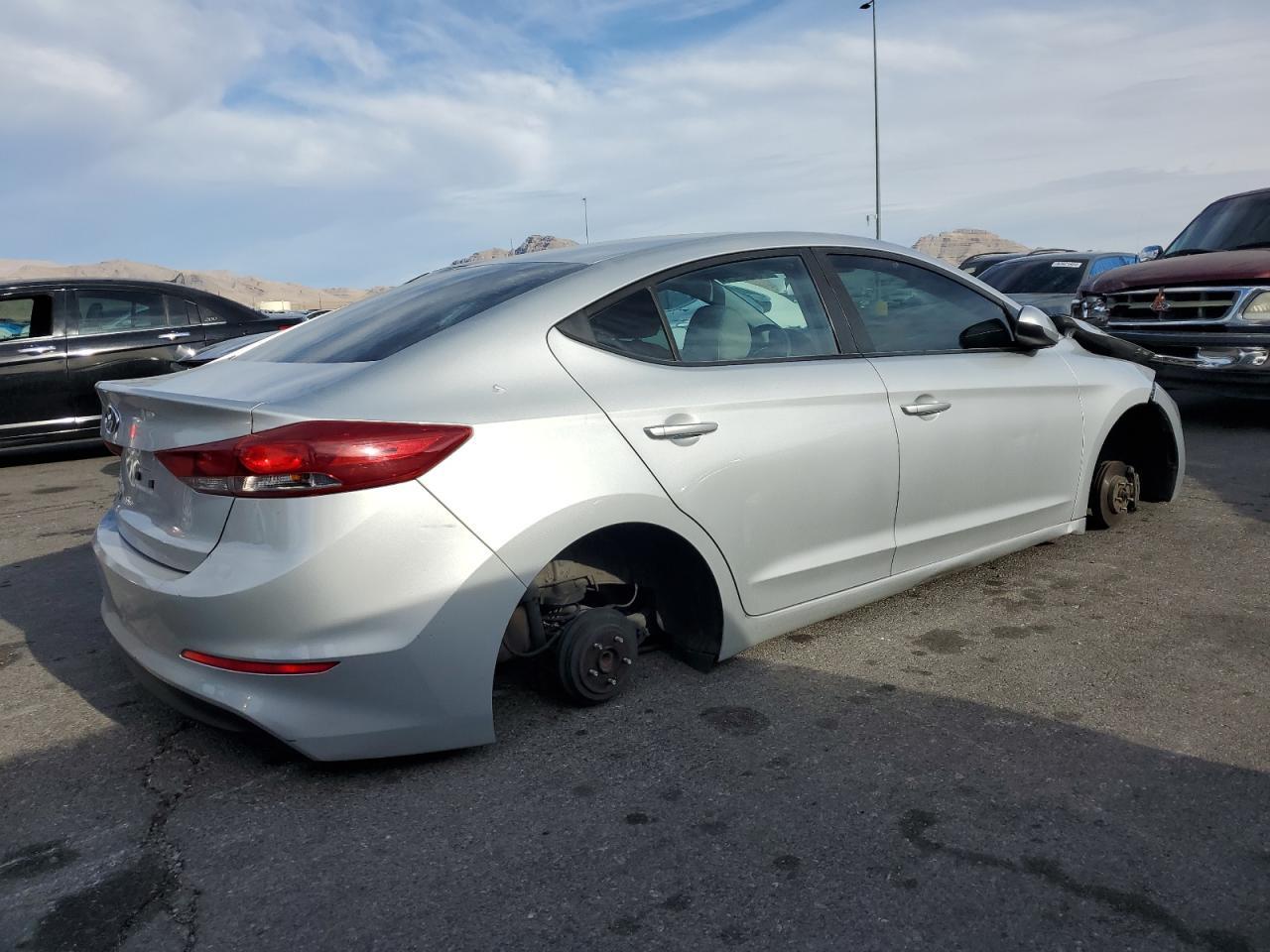 2018 Hyundai Elantra Se - Фото 3