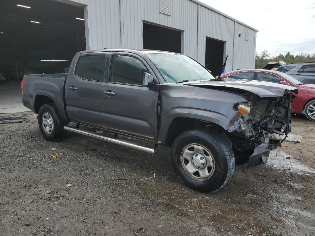 2017 Toyota Tacoma Double Cab - Фото 4