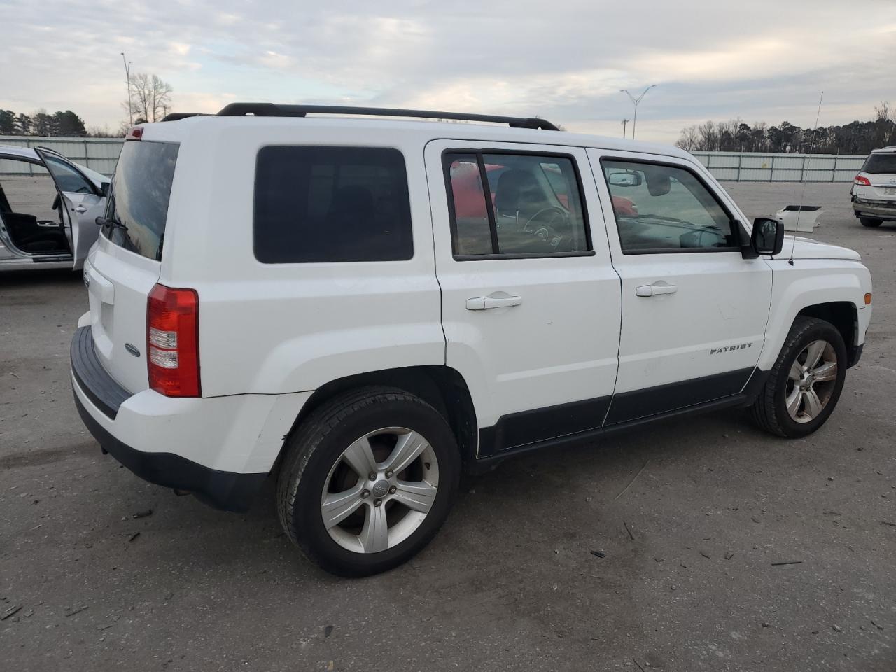 2014 Jeep Patriot Latitude - Фото 3