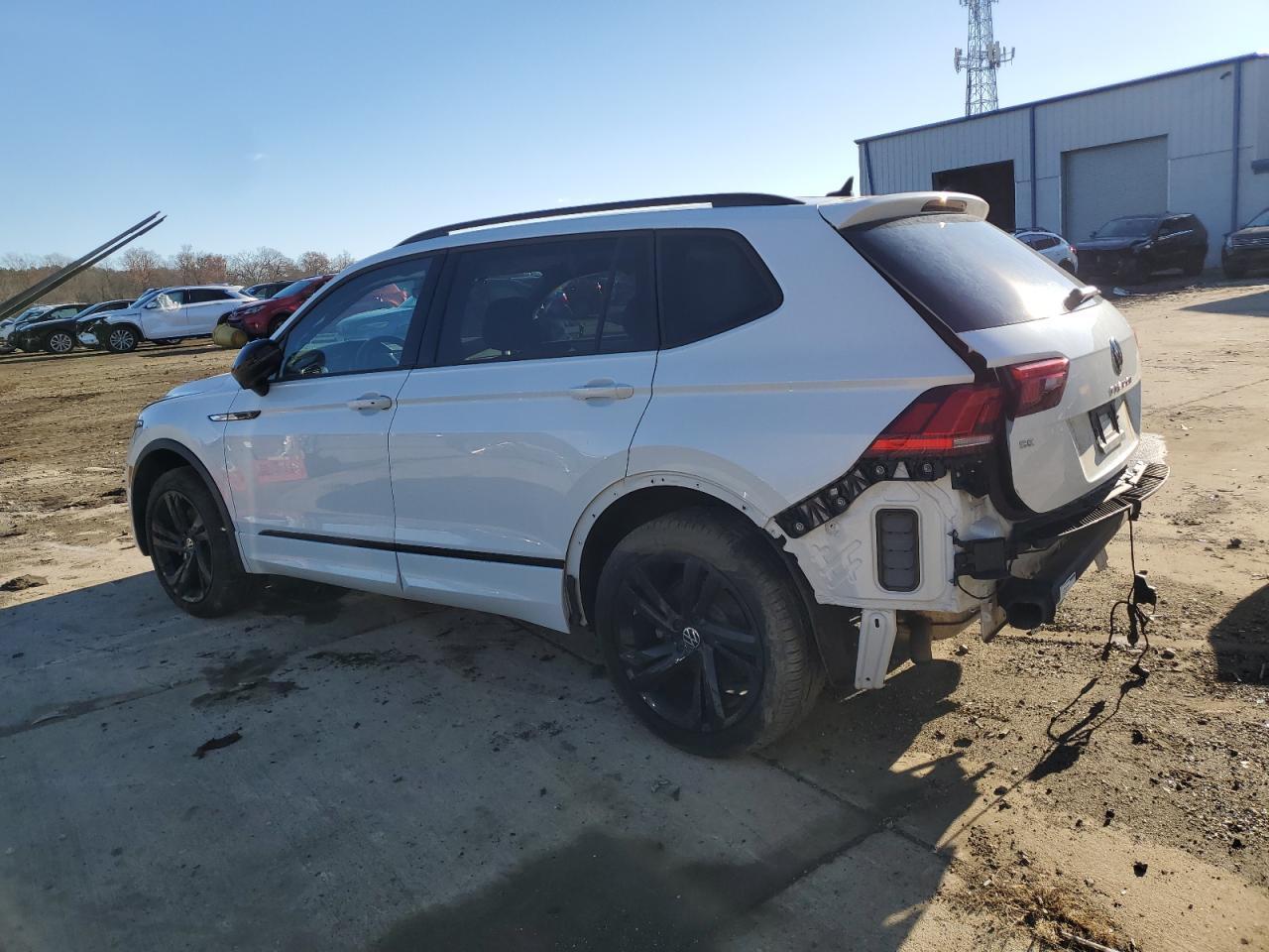2023 Volkswagen Tiguan Se R-Line Black - Фото 2