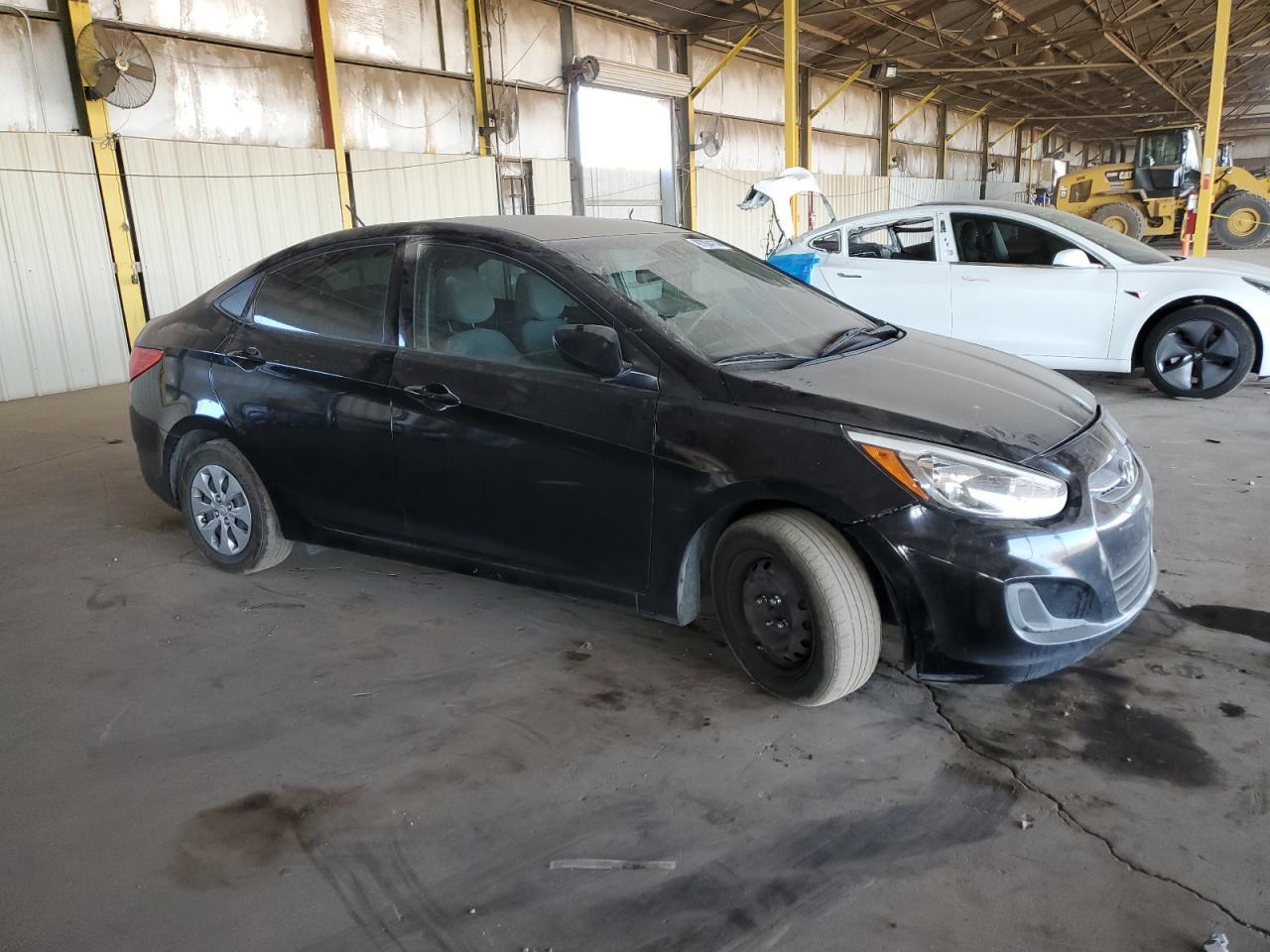 2017 Hyundai Accent Se - Фото 4