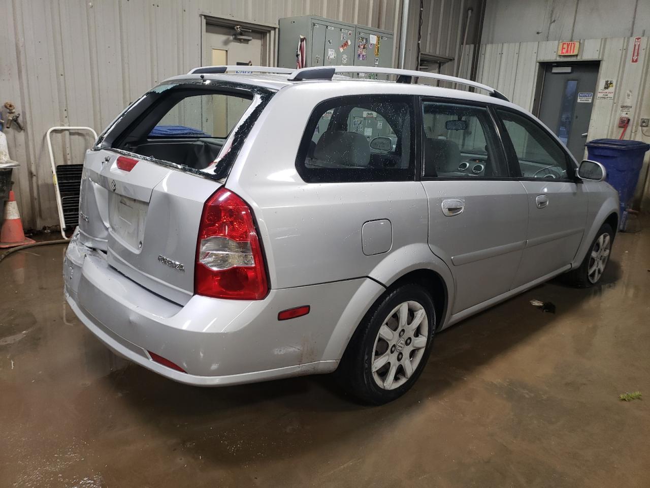 2005 Suzuki Forenza S - Фото 3