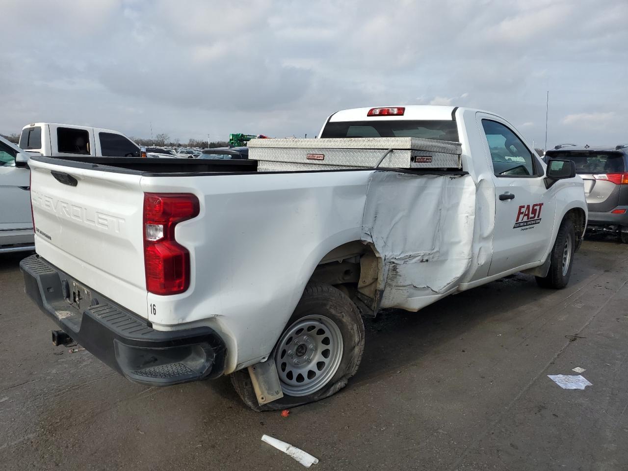 2023 Chevrolet Silverado C1500 - Фото 3