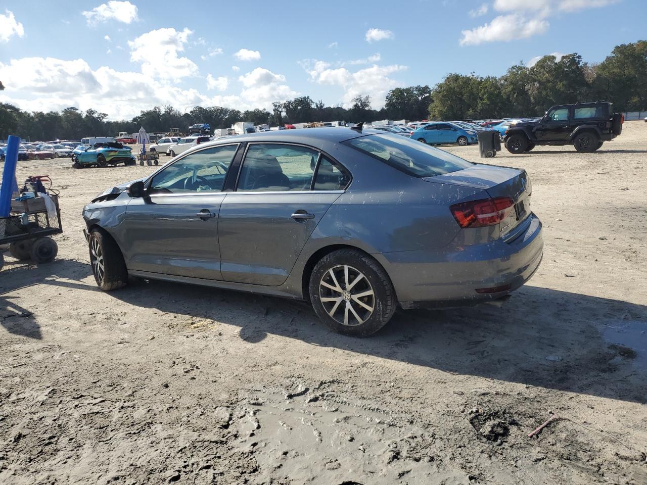 2017 Volkswagen Jetta Se - Фото 2