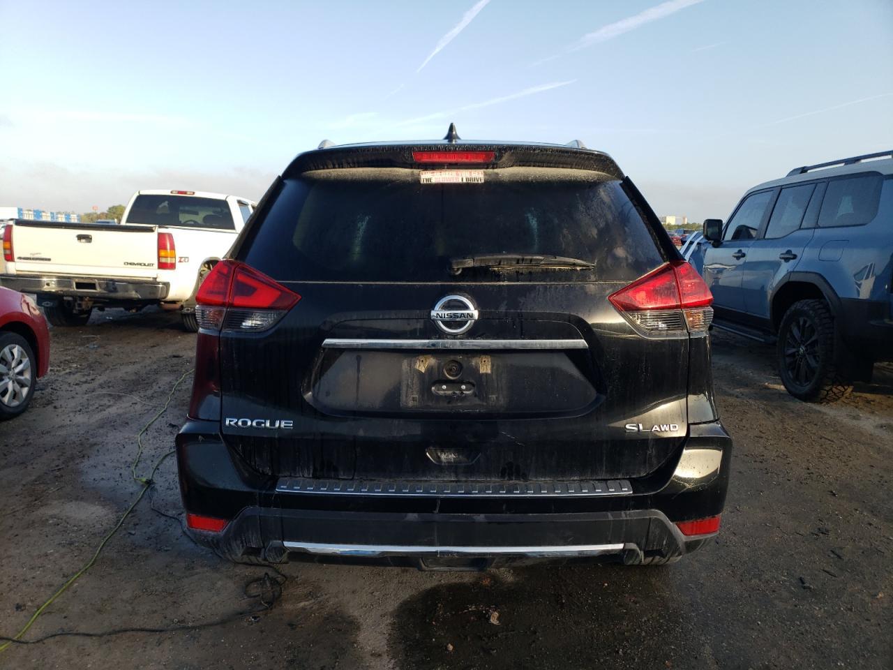 2017 Nissan Rogue Sv - Image 6