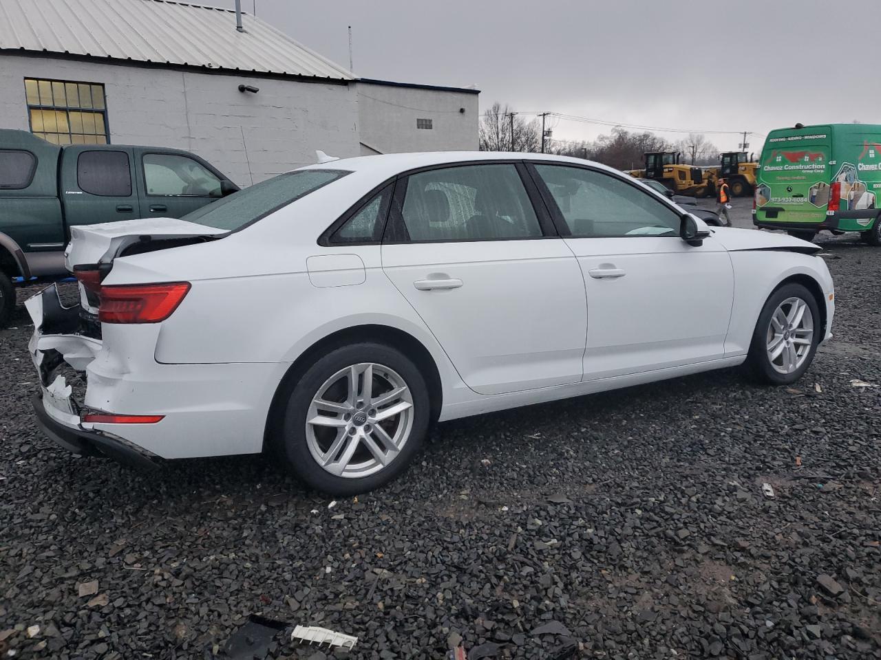 2017 Audi A4 Premium - Фото 3