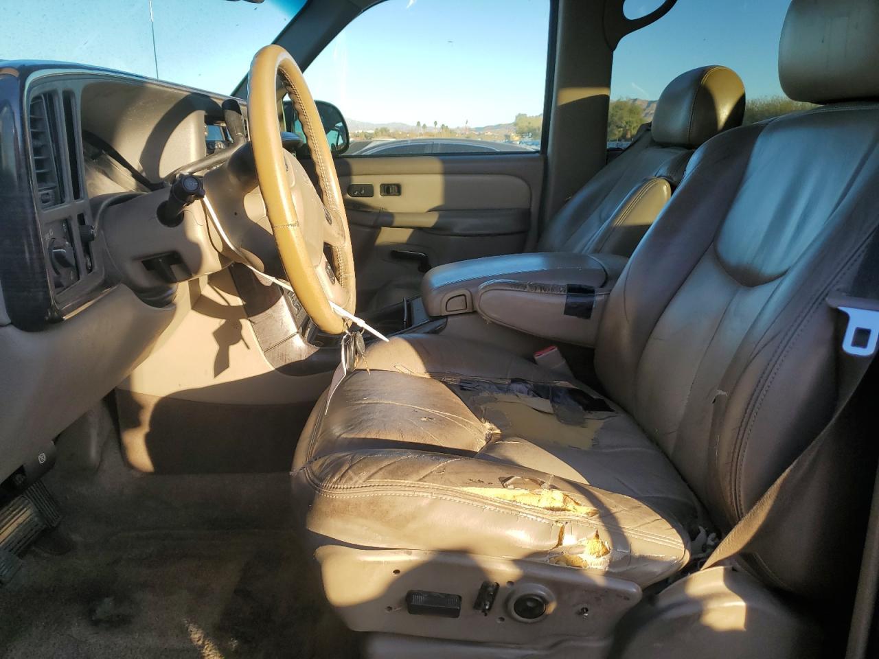 2003 GMC Yukon Denali - Image 7