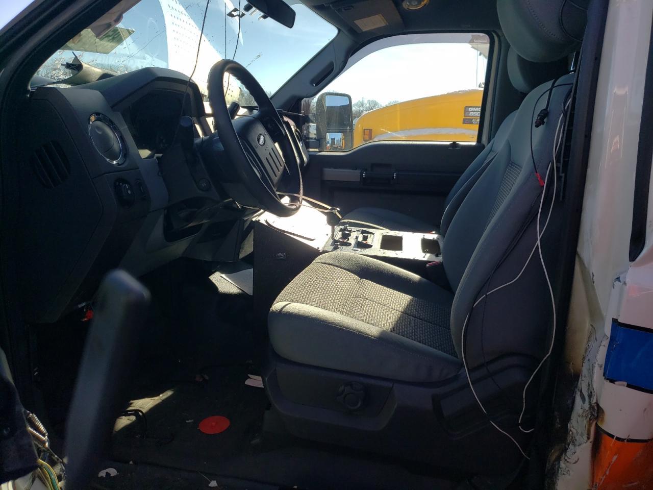 2015 Ford F450 Super Duty - Фото 7