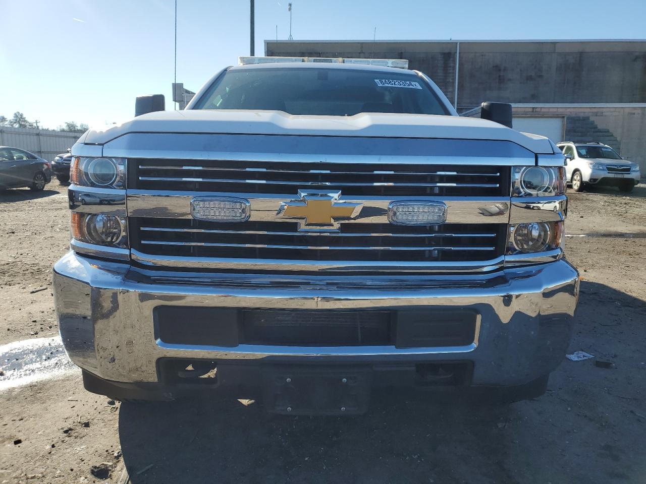 2016 Chevrolet Silverado K3500 - Image 5