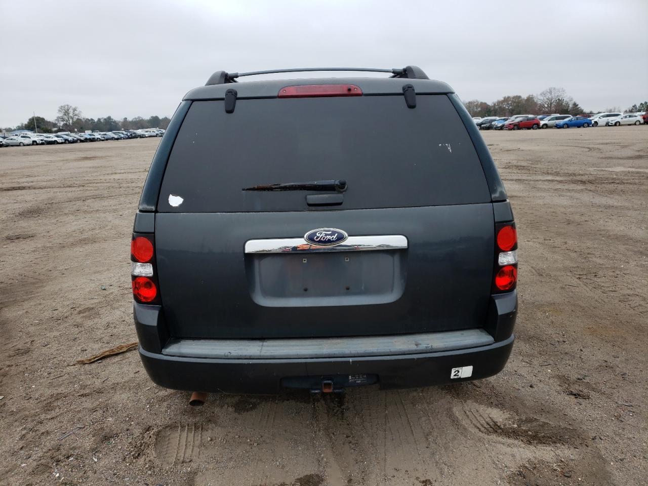 2010 Ford Explorer Xlt - Image 6