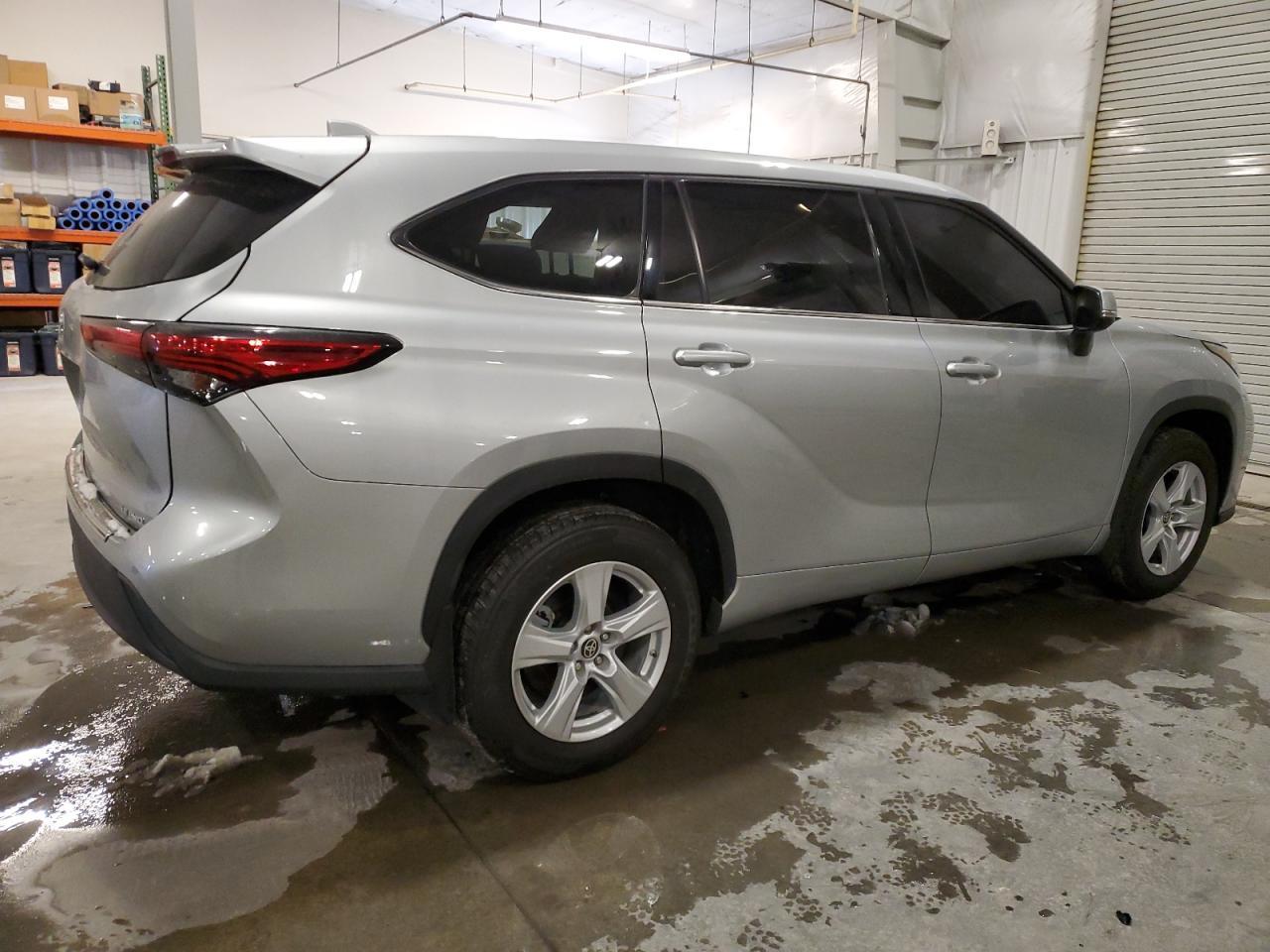 2021 Toyota Highlander L - Фото 3