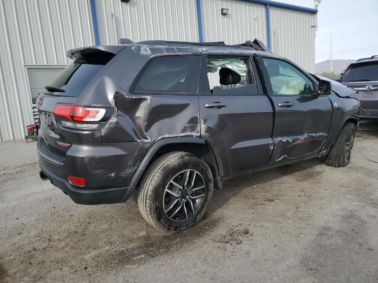 2021 Jeep Grand Cherokee Trailhawk - Image 3