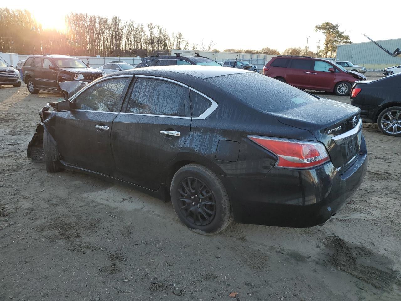 2015 Nissan Altima 2.5 - Фото 2