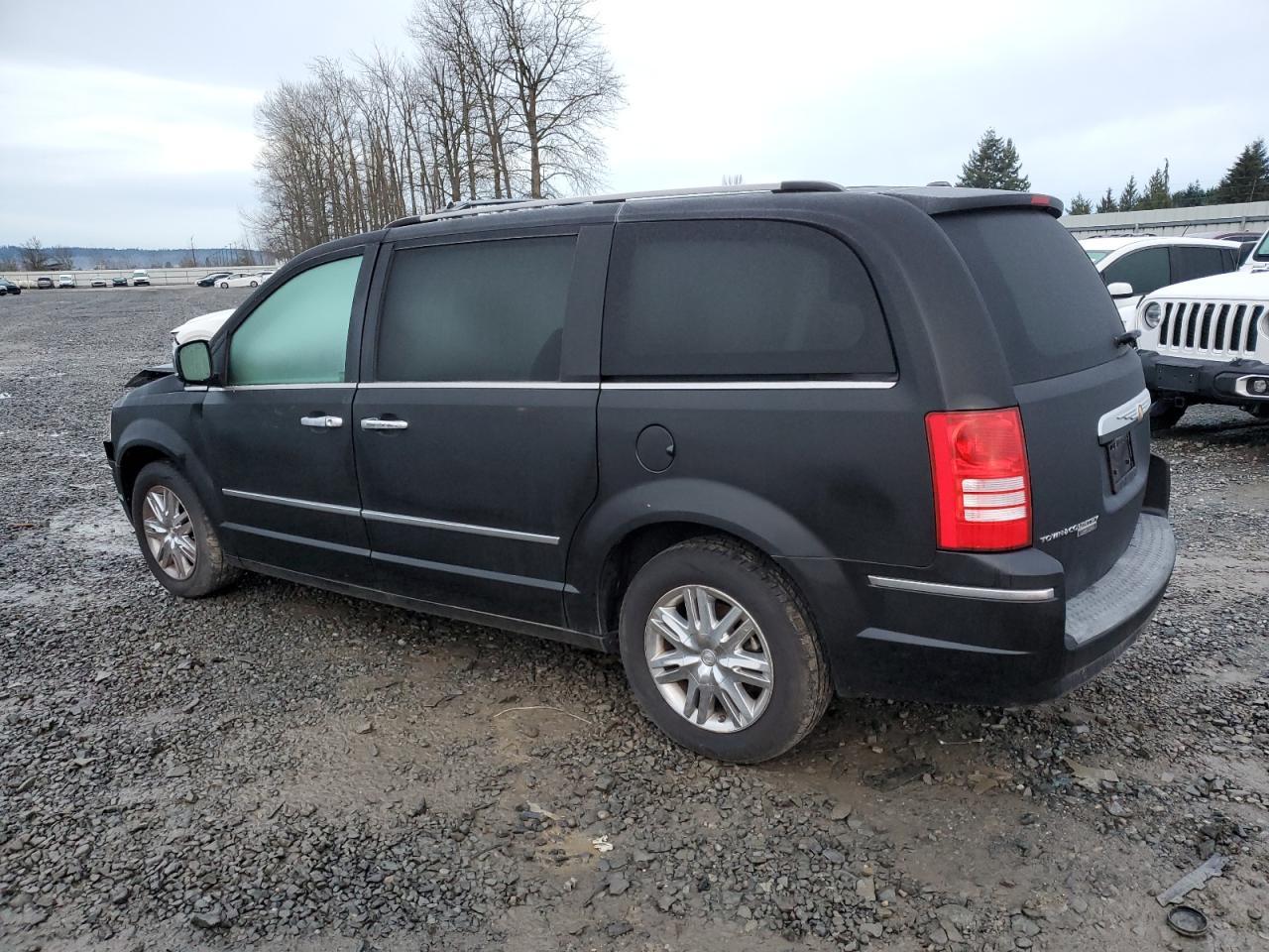 2008 Chrysler Town & Country Limited - Фото 2