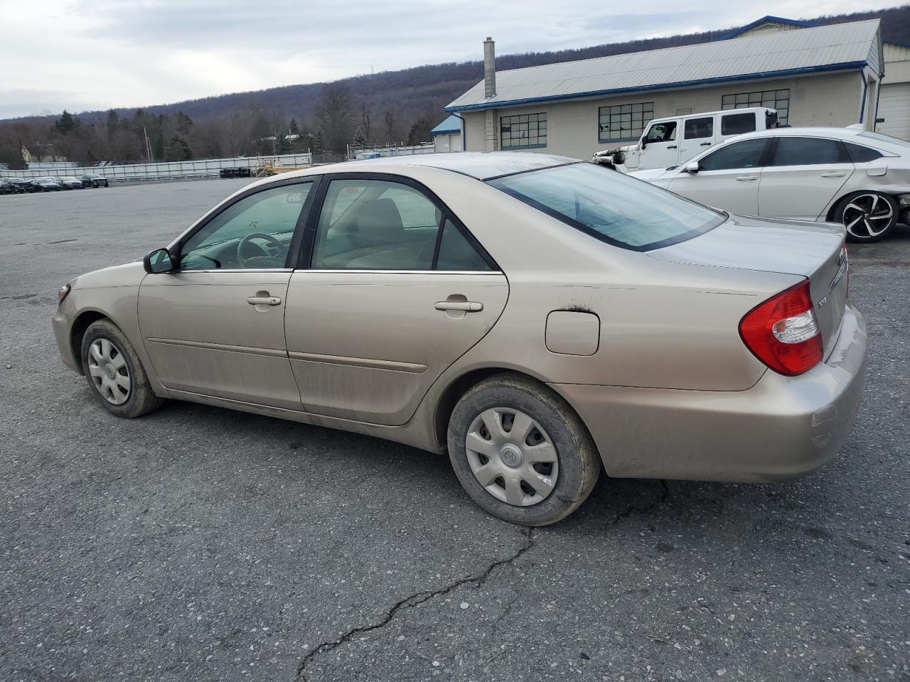 2004 Toyota Camry Le - Фото 2
