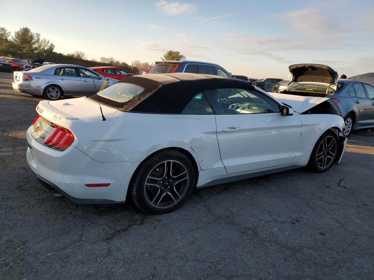 2020 Ford Mustang - Фото 3