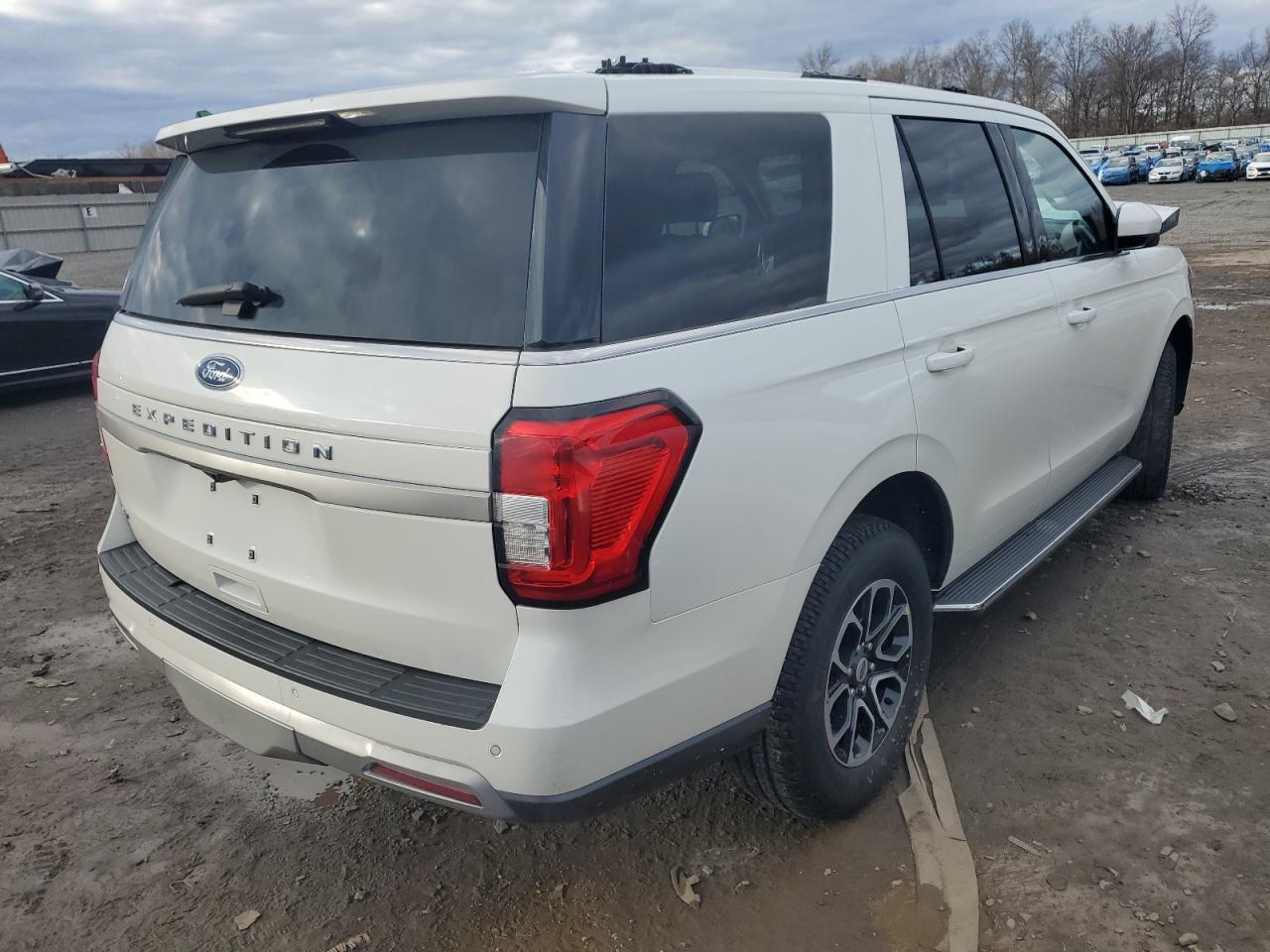 2023 Ford Expedition Xlt - Фото 3