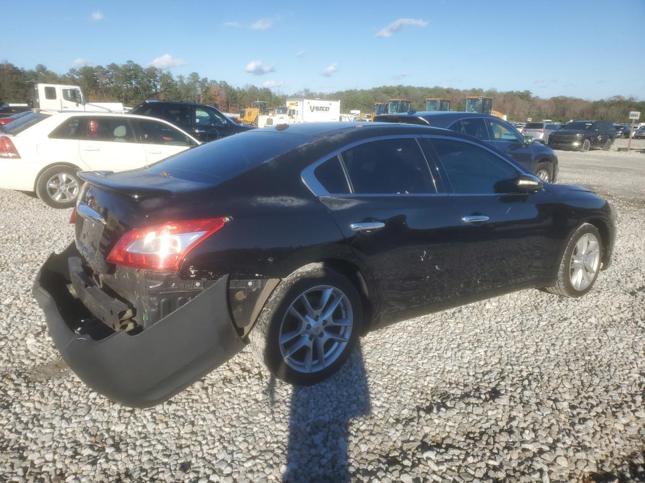2010 Nissan Maxima 3.5 S - Фото 3