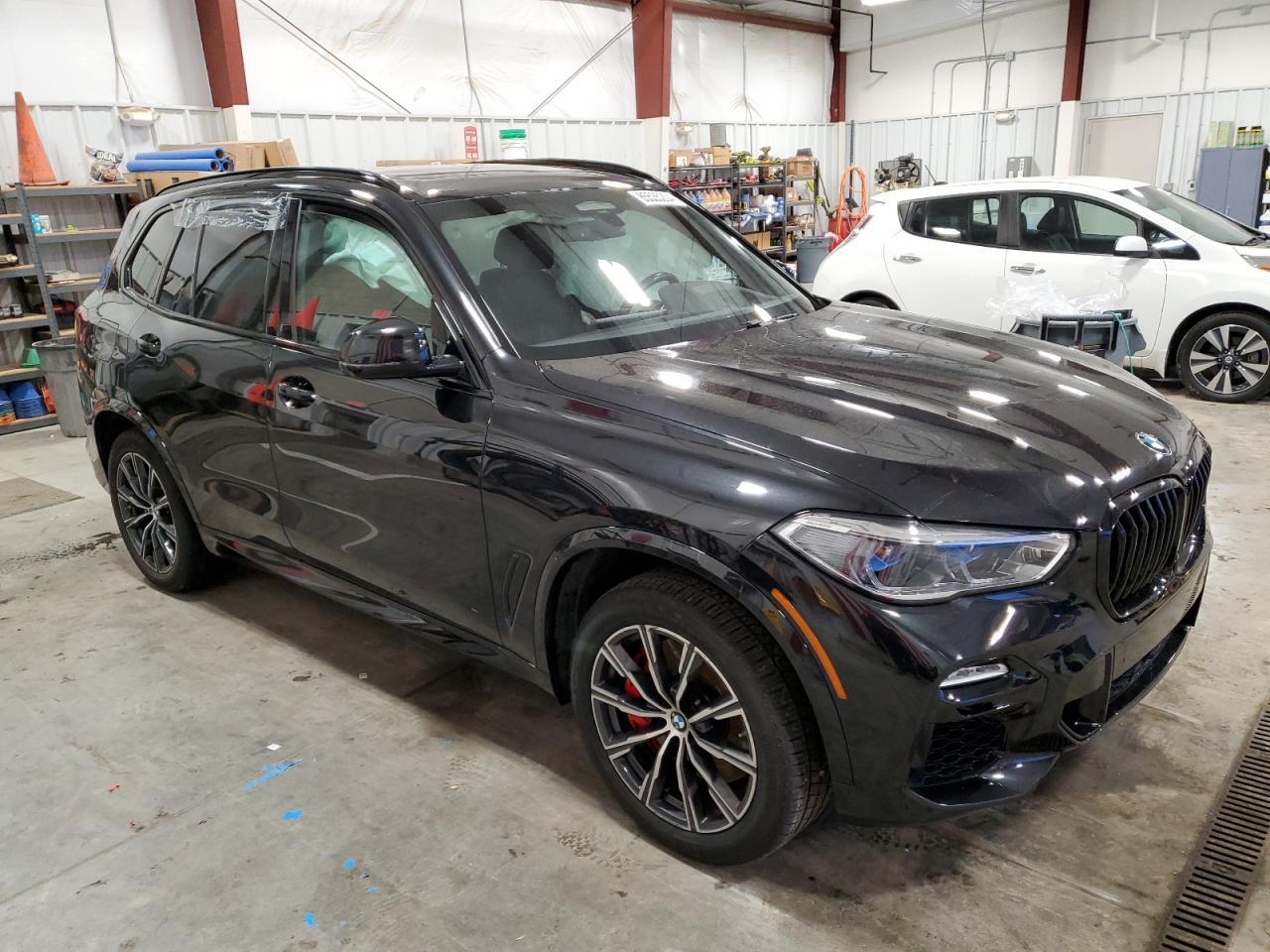2021 BMW X5 M50I - Фото 4