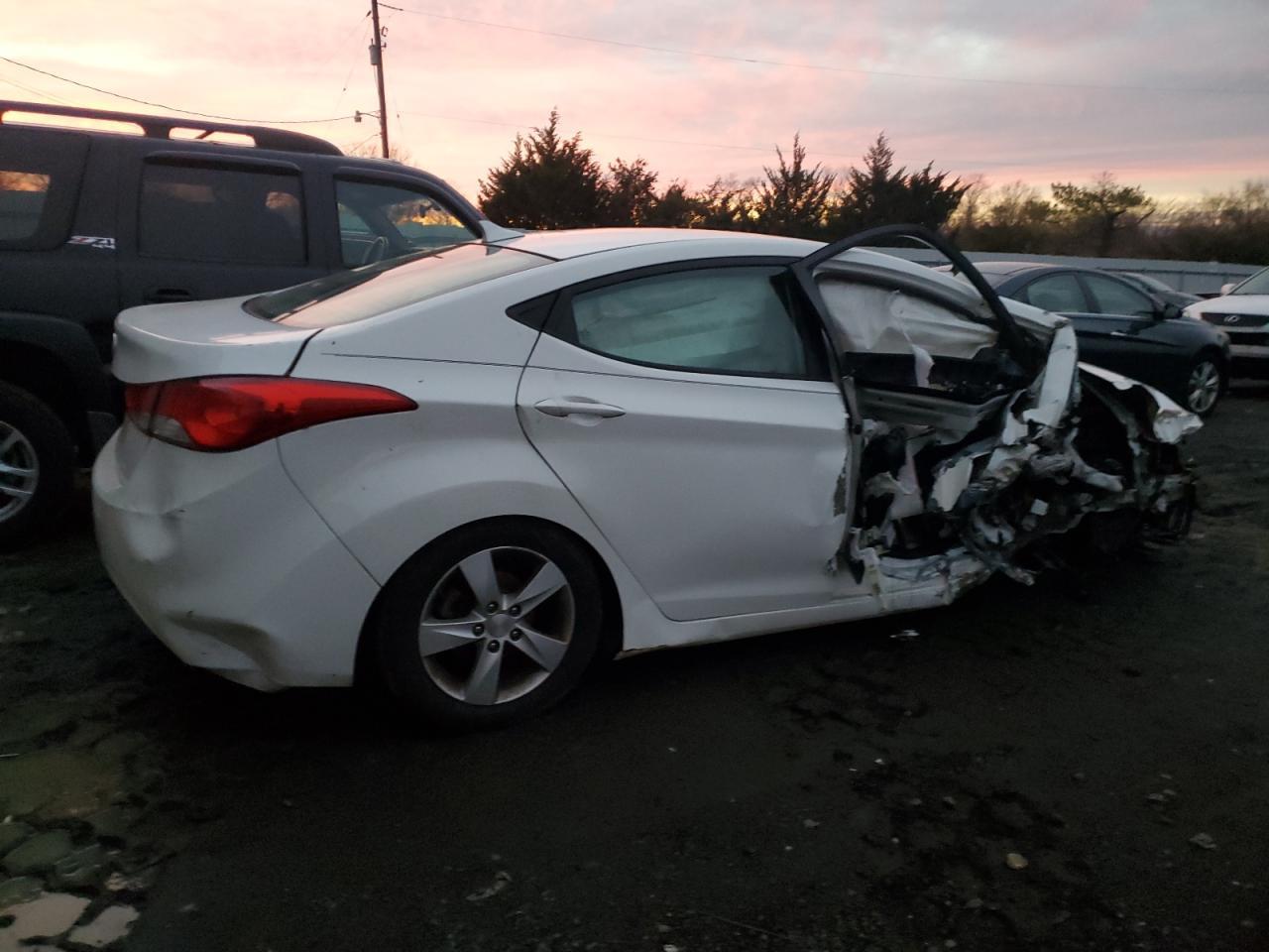 2013 Hyundai Elantra Gls - Фото 3