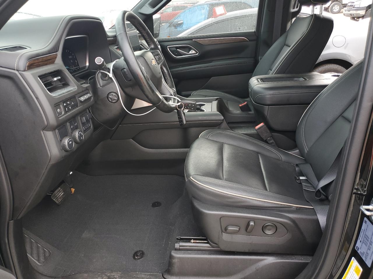 2023 Chevrolet Suburban C1500 Premier - Image 7